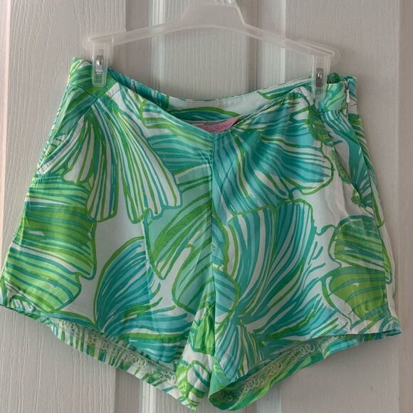 Lilly Pulitzer Pants - Lilly Pulitzer Jeannie Shorts Green Fronds Place Casual Tropical Women’s Sz 2